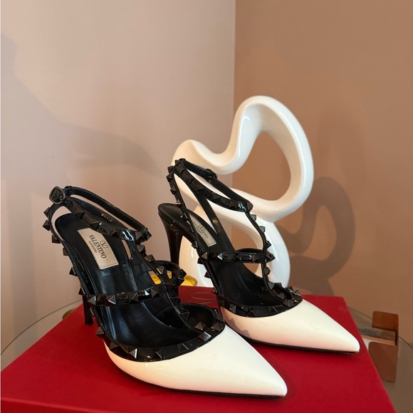 Valentino Black and White Rockstud Heels 40 - Picture 5 of 9